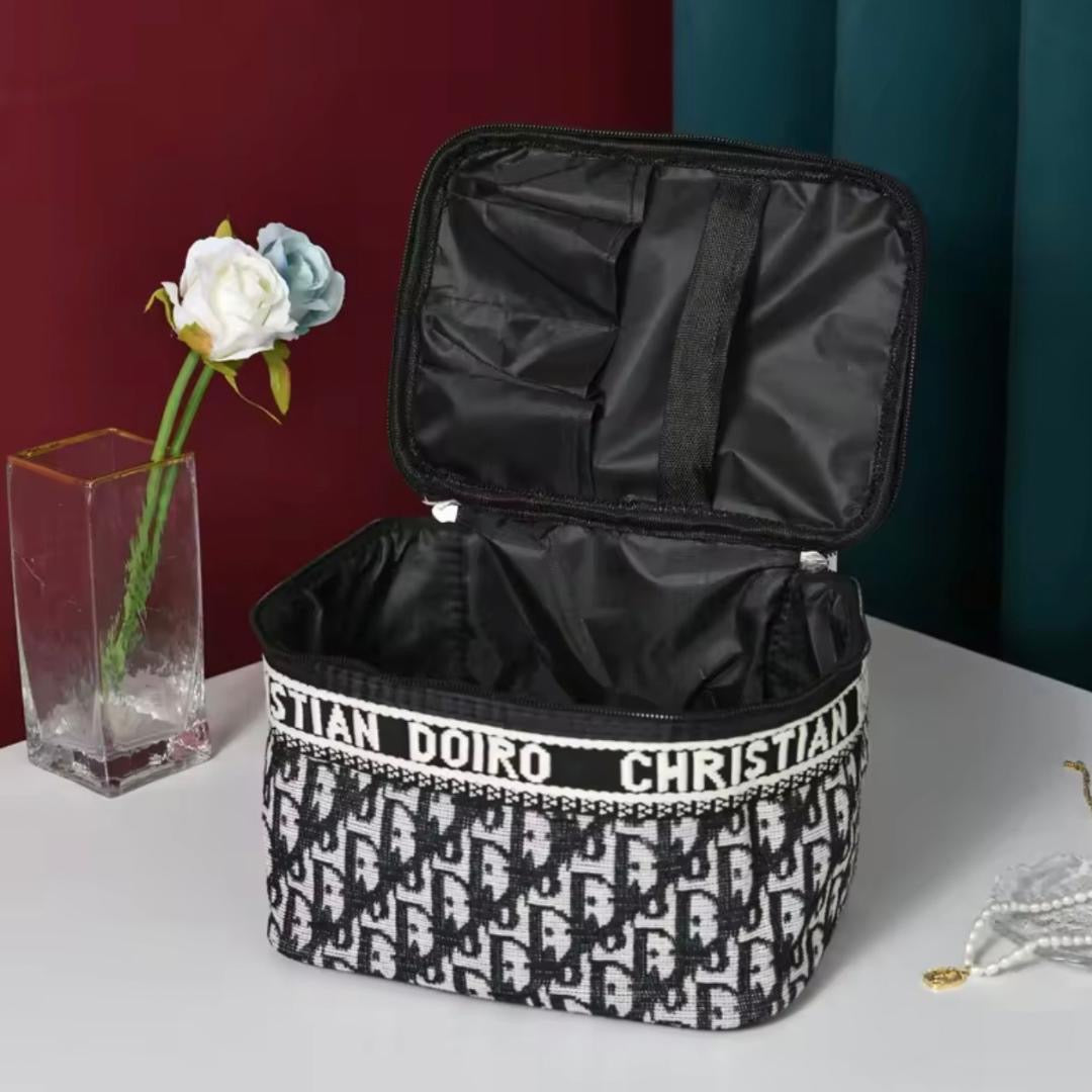 Charn Kosmetik Tasche